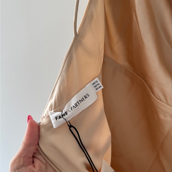 FAME & PARTNERS NWT Champagne Gown 12 - Picture 8 of 10